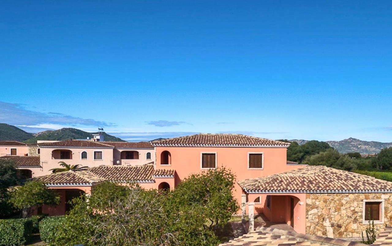 Iss Travel, La Ginestra - 2-Bedroom Apartment With Terrace And View Over Tavolara Island San Teodoro  Exterior photo